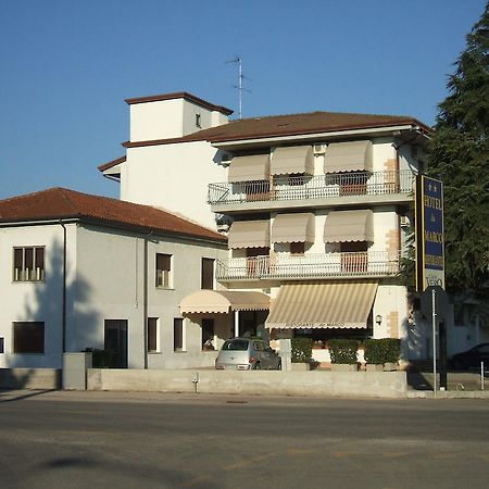 Hotel Ristorante Da Gianni Bovolone Exterior photo